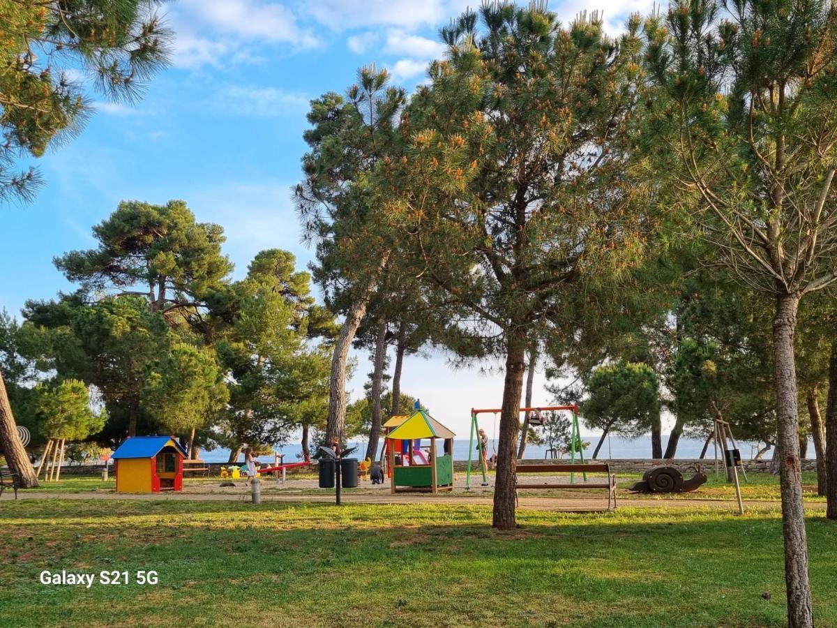 Apartment Rivarela Blu - Newly Renovated And Top Location Near Sea Novigrad Istria Esterno foto
