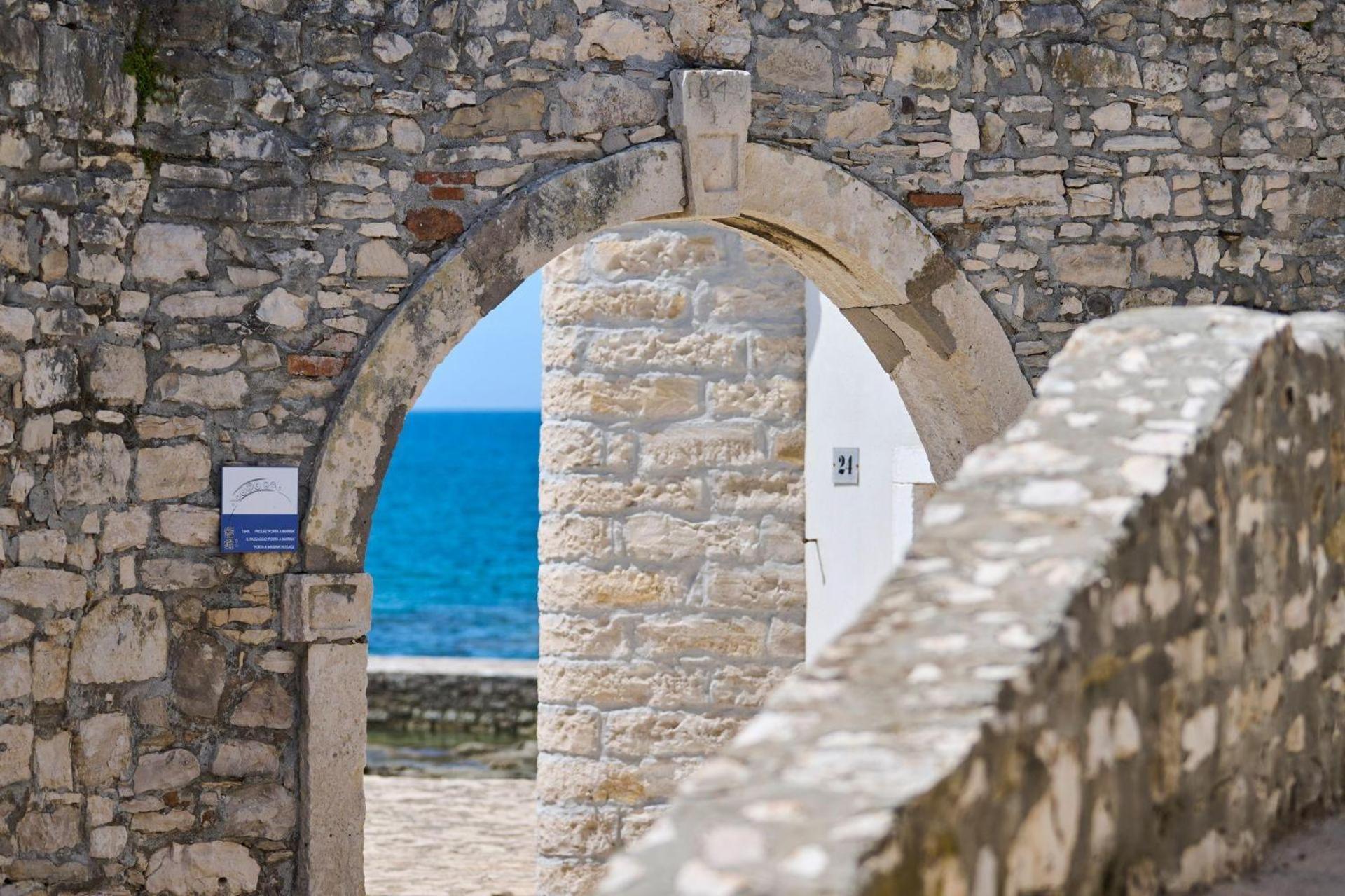 Apartment Rivarela Blu - Newly Renovated And Top Location Near Sea Novigrad Istria Esterno foto